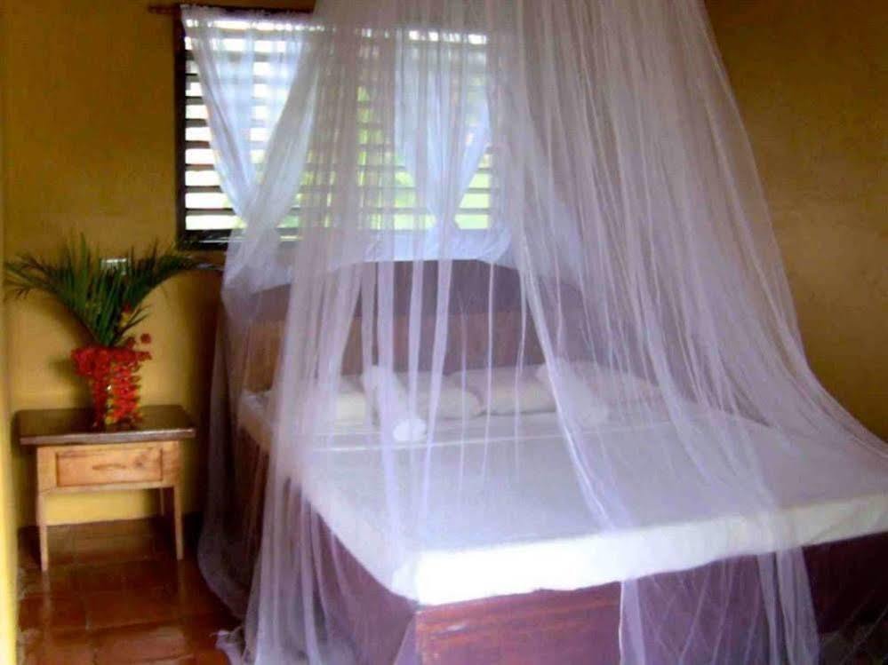 Casa Rosa Taytay Hotel Palawan Esterno foto