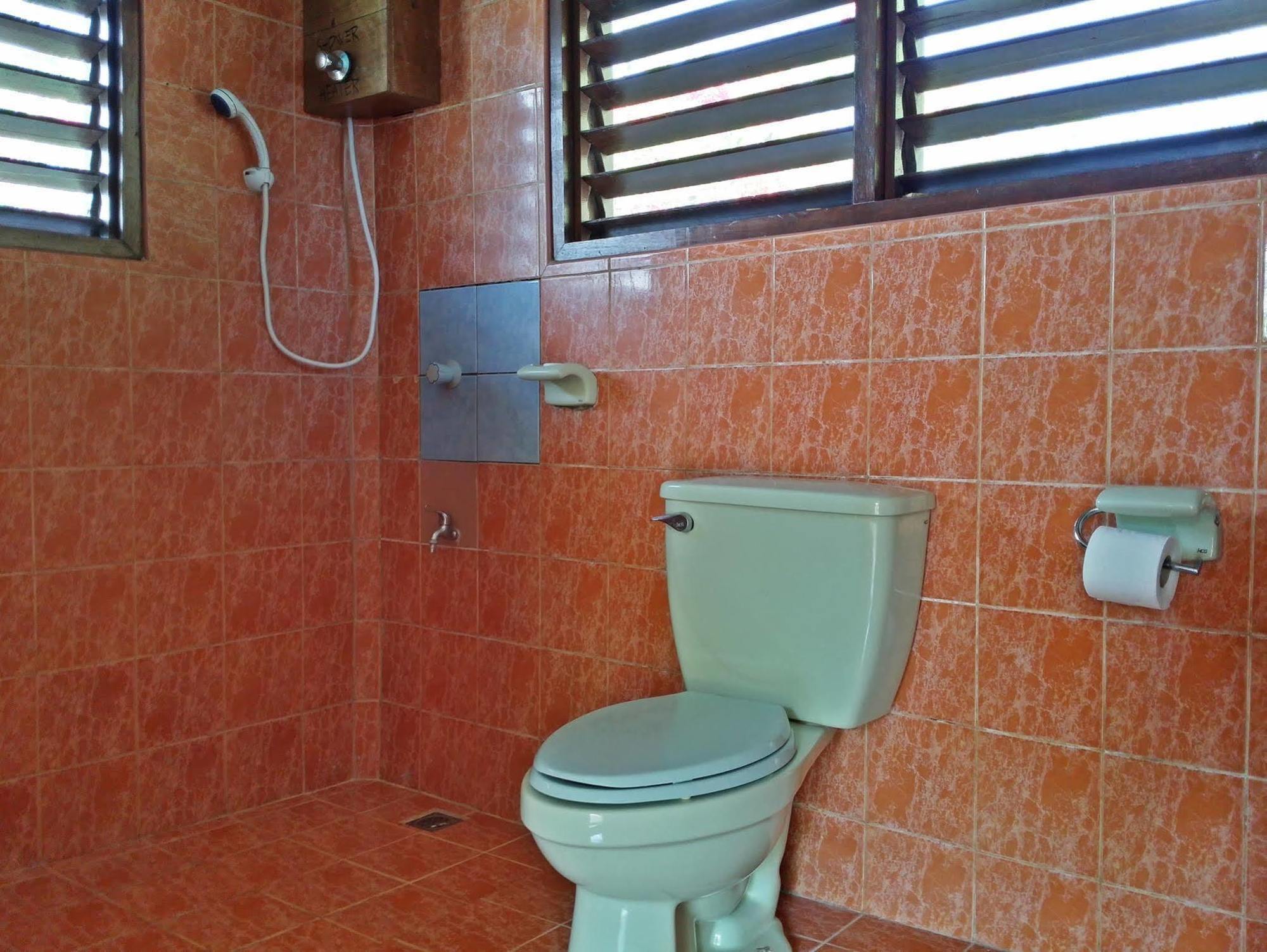 Casa Rosa Taytay Hotel Palawan Esterno foto