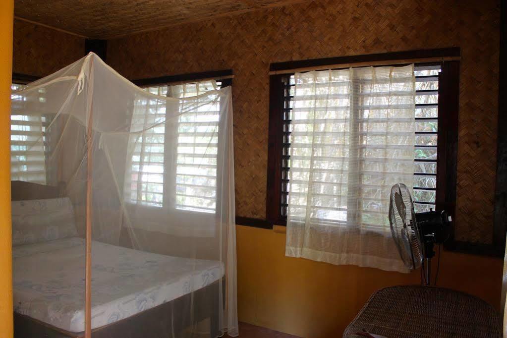 Casa Rosa Taytay Hotel Palawan Esterno foto