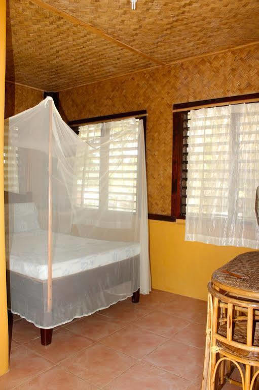 Casa Rosa Taytay Hotel Palawan Esterno foto